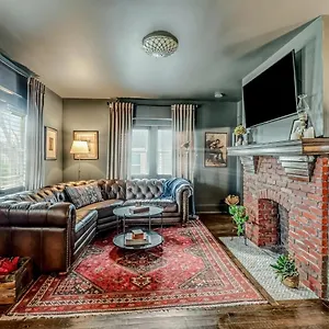  Holiday home Historic Cleveland Park